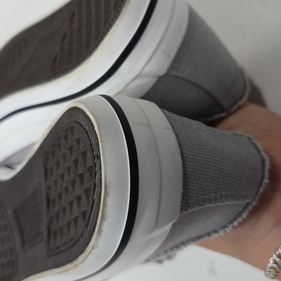 Sincerely Jules Gray Sneakers Sz 7.5 Gentle Used Excellent Conditions - Picture 9 of 9